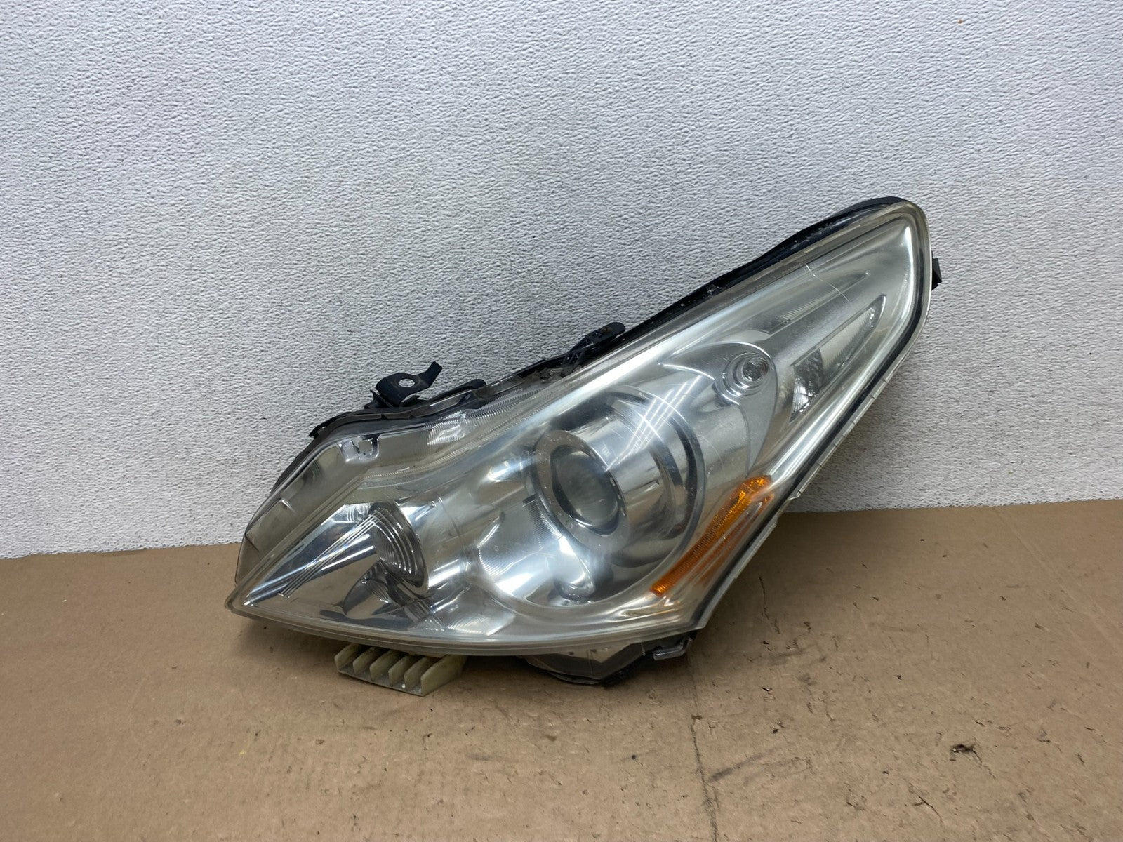 Sedan 4Door 2010 to 2013 Infiniti G37 Left Driver Headlight Xenon AG5618 DW0