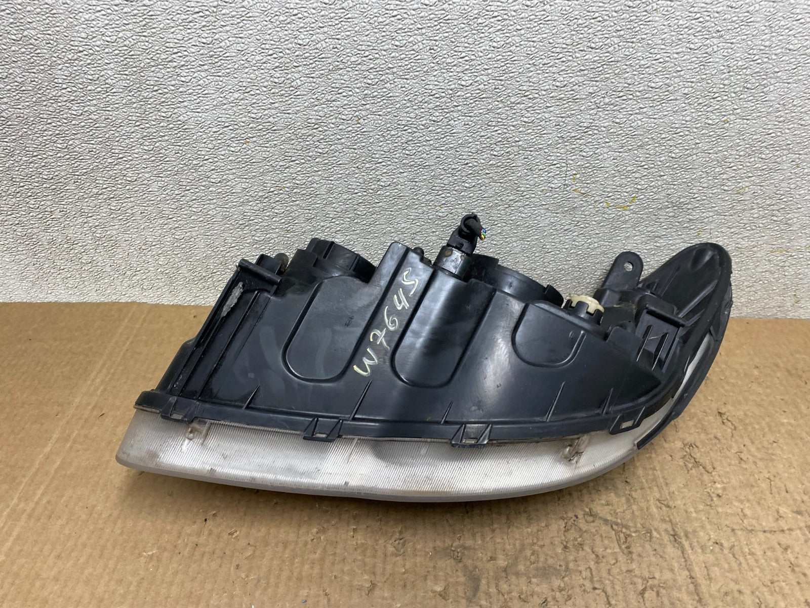 2007 2008 2009 2010 Hyundai Elantra Right Passenger Side Headlight OEM W7645 DW10