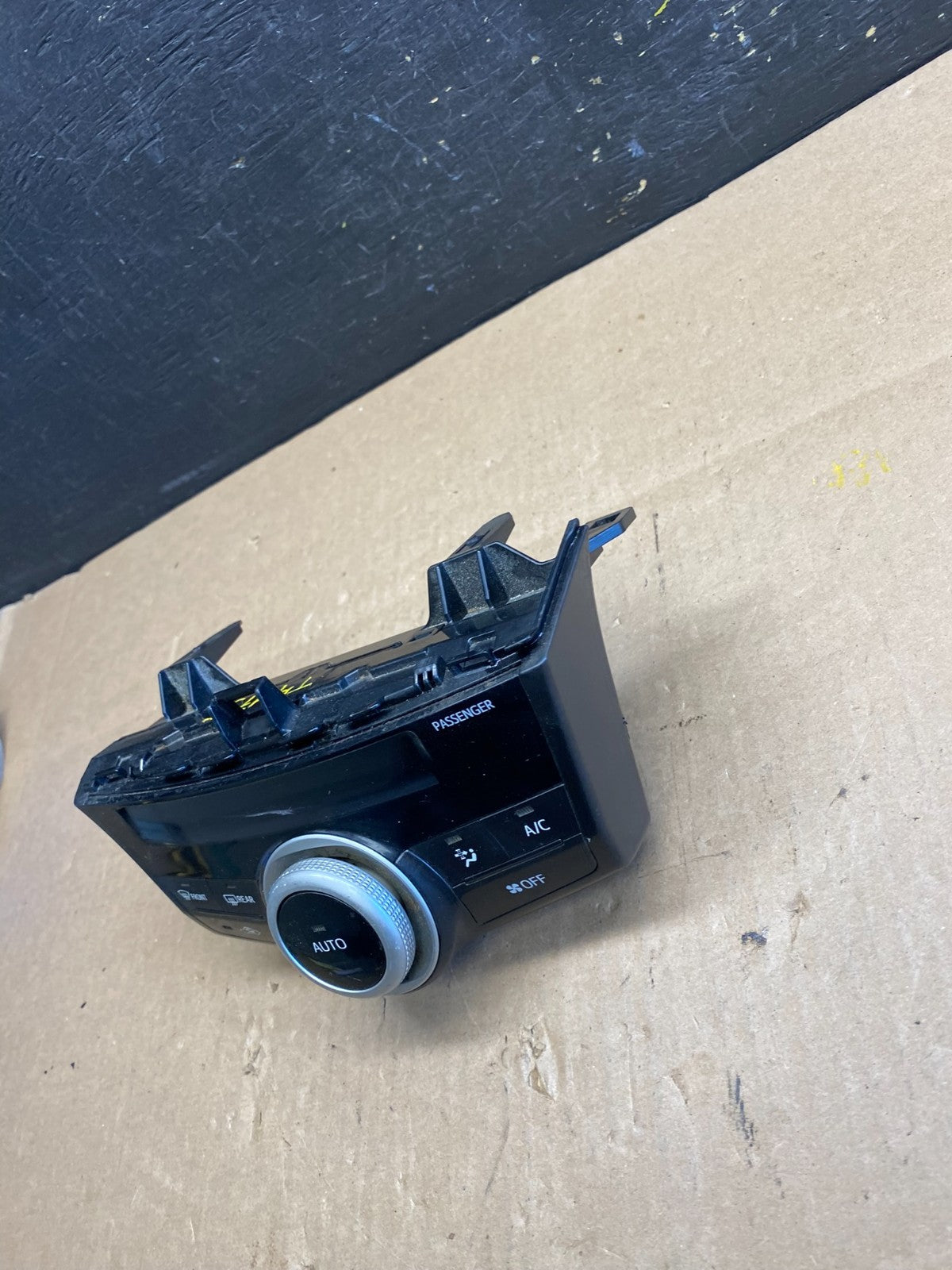 2014 Toyota Prius V Climate Heater A/C AC Control Panel  Oem T4475 DG3