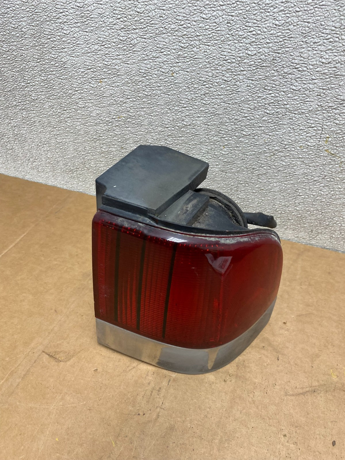 1989 - 1990 Ford Cougar Right Passenger RH Side Tail Light OEM X3798 DG0
