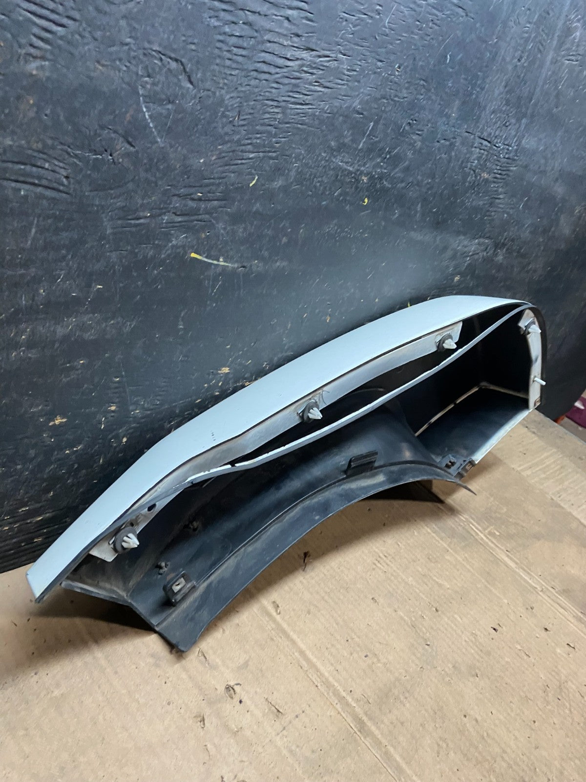 2006 to 2010 Hummer H3 Rear Right Flare Door Molding Trim OEM W2180 DG11