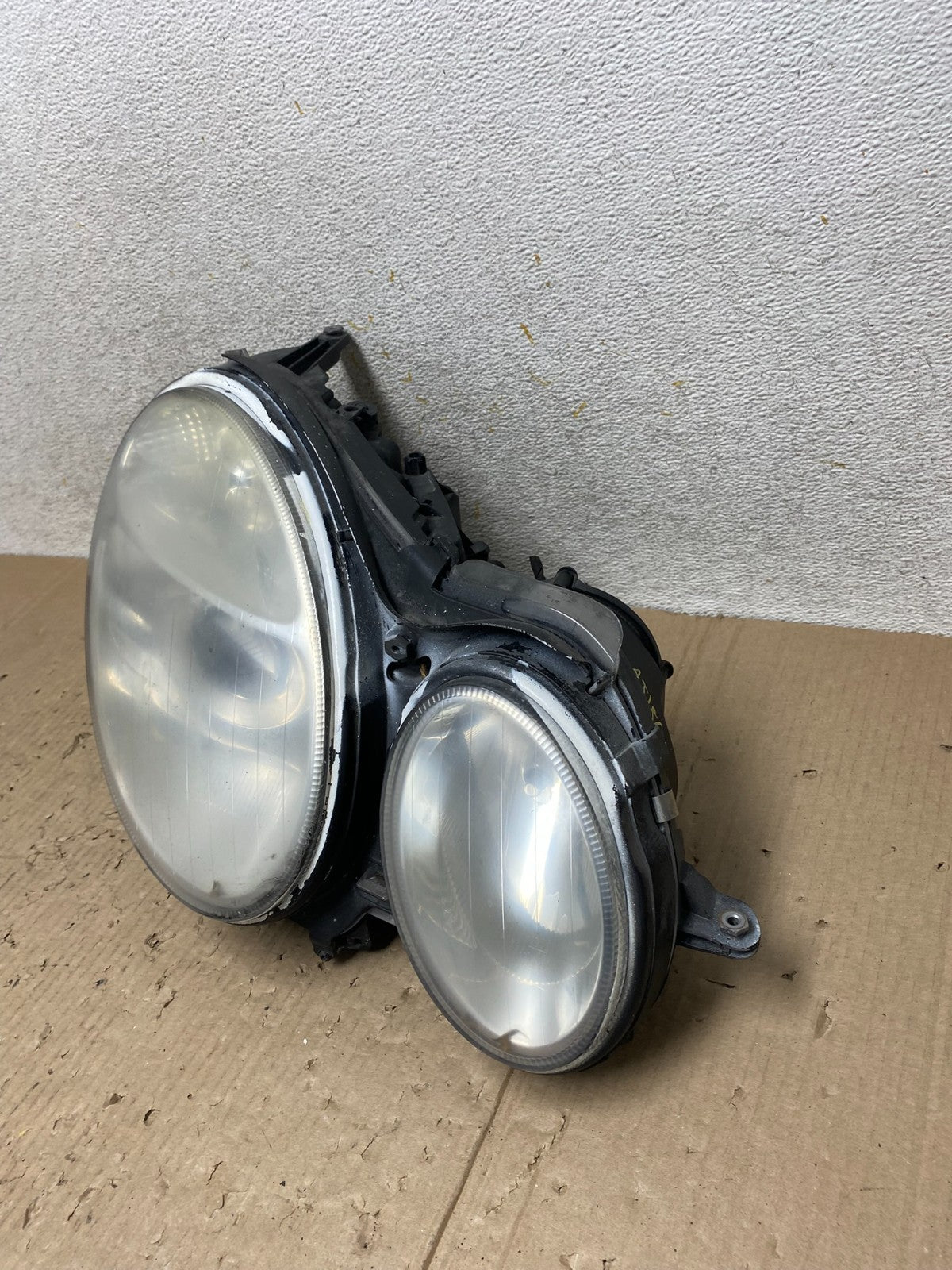 2003-2006 Mercedes E E320 E350 Class Right Passenger Halogen Headlight AJ1864 LK1