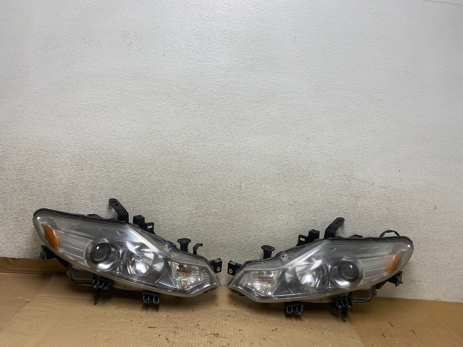 Halogen 2011 2012 2013 2014 Nissan Murano Headlights Left+Right U3056 DW0