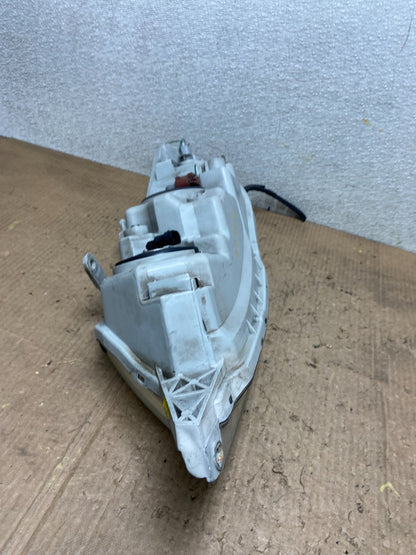 2000-2004 Toyota Avalon Halogen Headlight Right Passenger RH AA8274 DW7