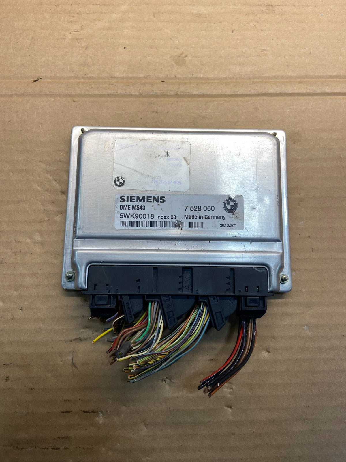 2001 - 2003 BMW 325i 525i ECU ECM Engine Control Module Computer AE4714 DG0