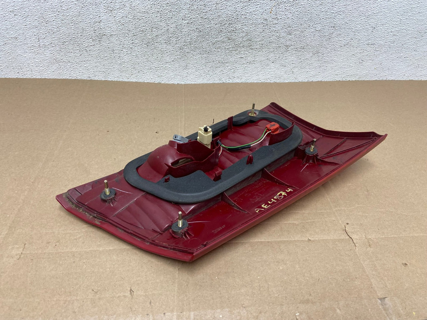 2004-2005 Toyota Sienna Right Passenger RH Side Inner Tail Light AE4874 LK6