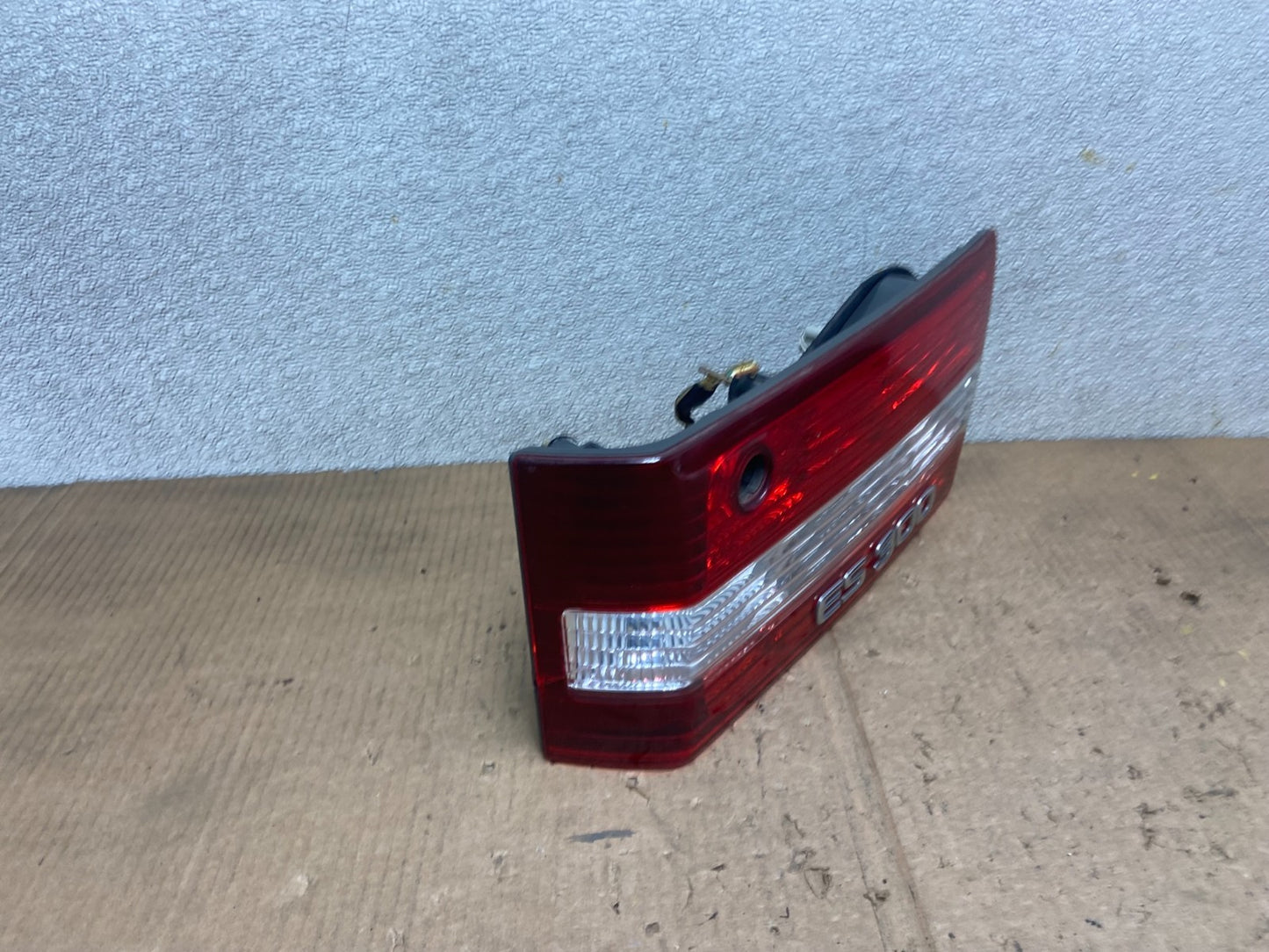 2000 2001 Lexus ES300 Inner Right Passenger RH Side Tail Light Oem AA6689 DW2