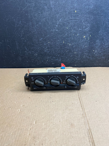 2000 - 2002 Chevrolet Tahoe Yukon A/C Heater Climate Control 15060162 AE4431 DG0