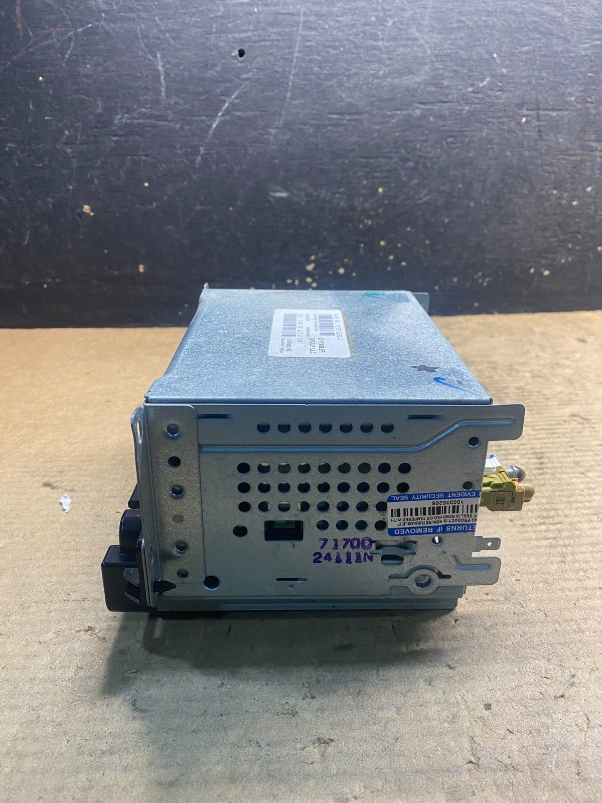 2011 - 2013 Dodge Journey Radio Info Media CD Player Unit OEM AA1847 DG1
