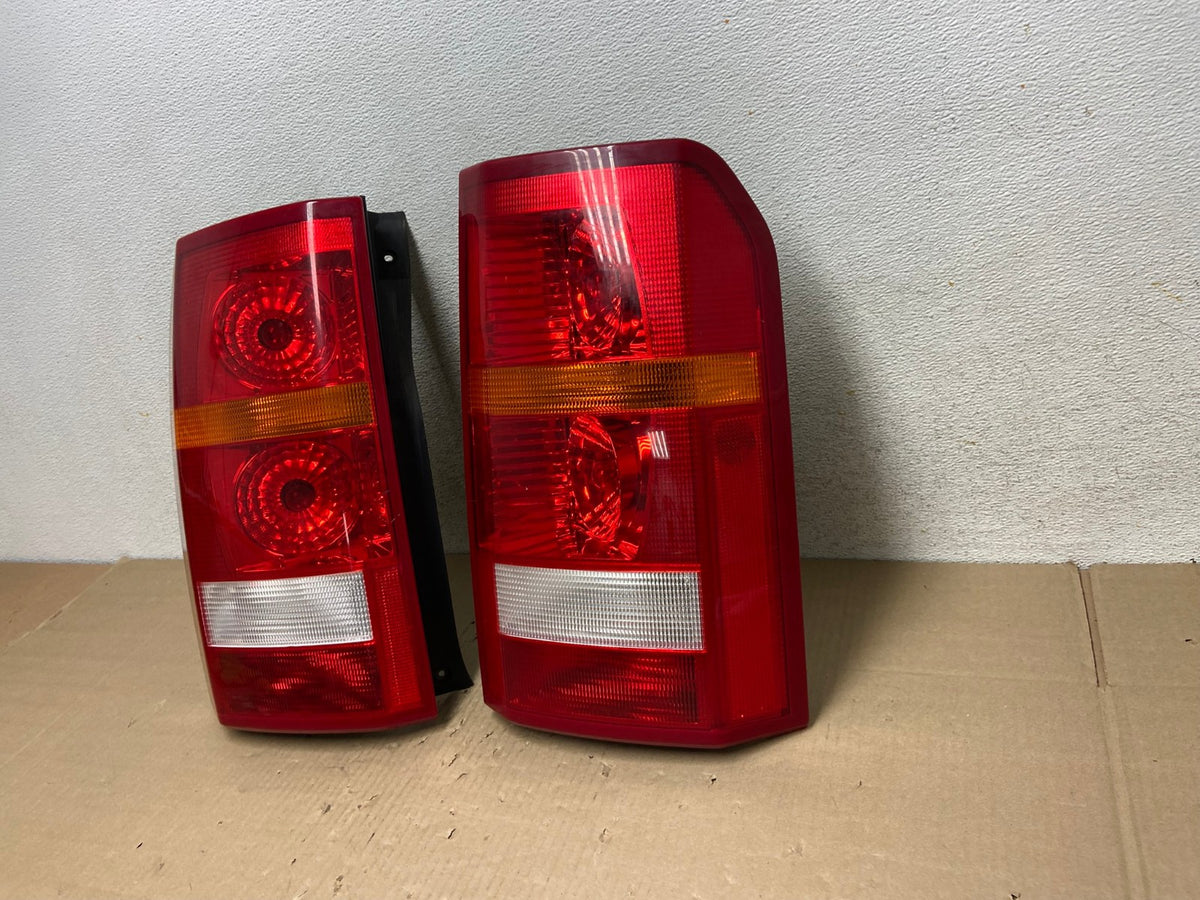 2005 - 2009 Land Rover LR3 Left+Right Side Tail Lights AI2177 LK1