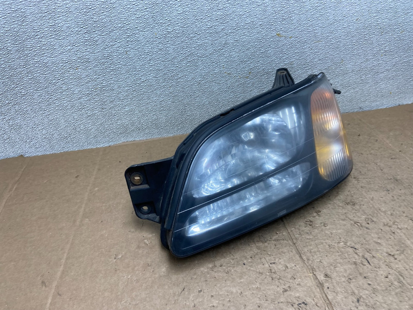 2001-2004 Subaru Legacy Outback Left Driver Lh Side Headlight AA52192