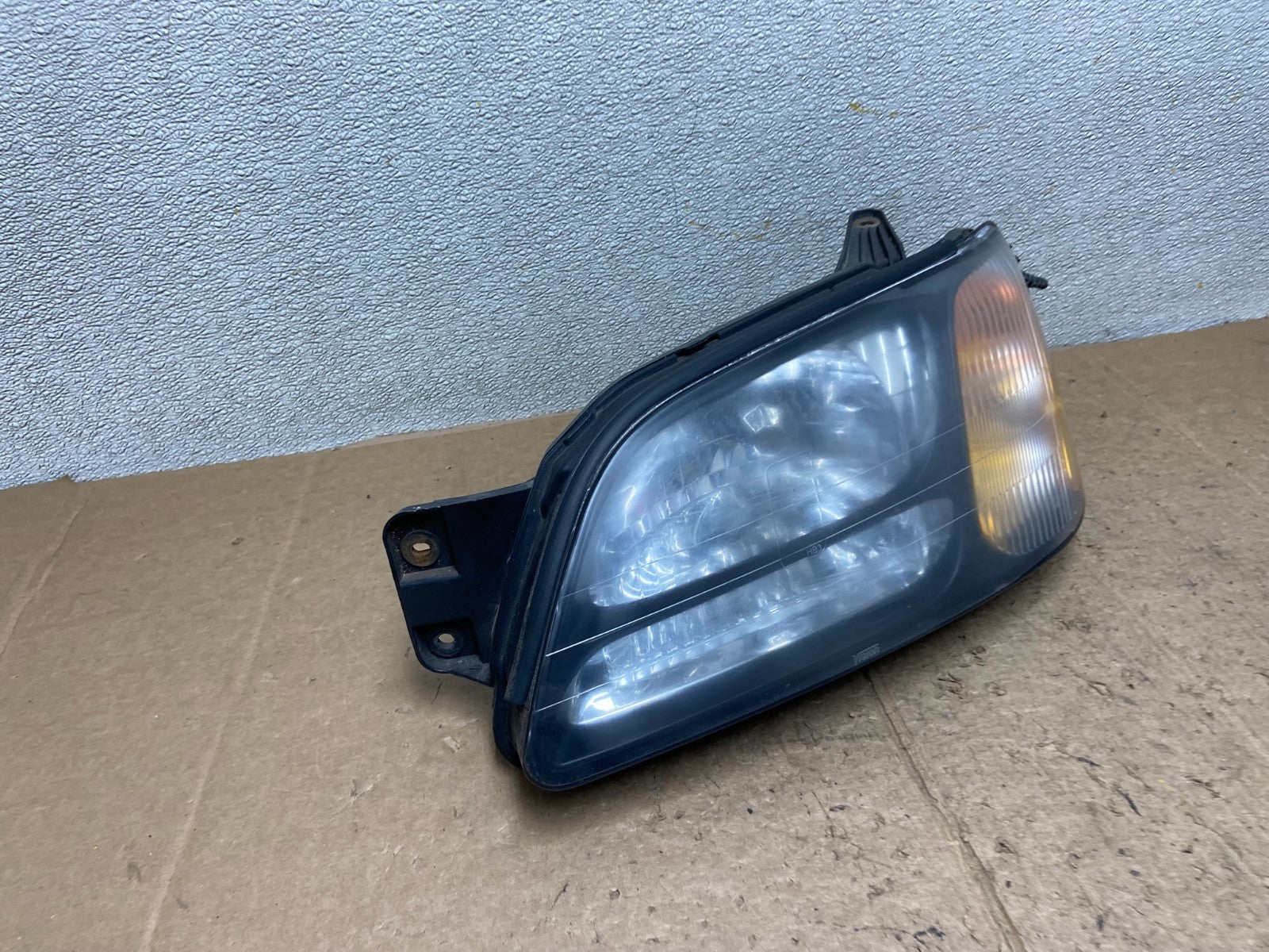 2001-2004 Subaru Legacy Outback Left Driver Lh Side Headlight AA52192