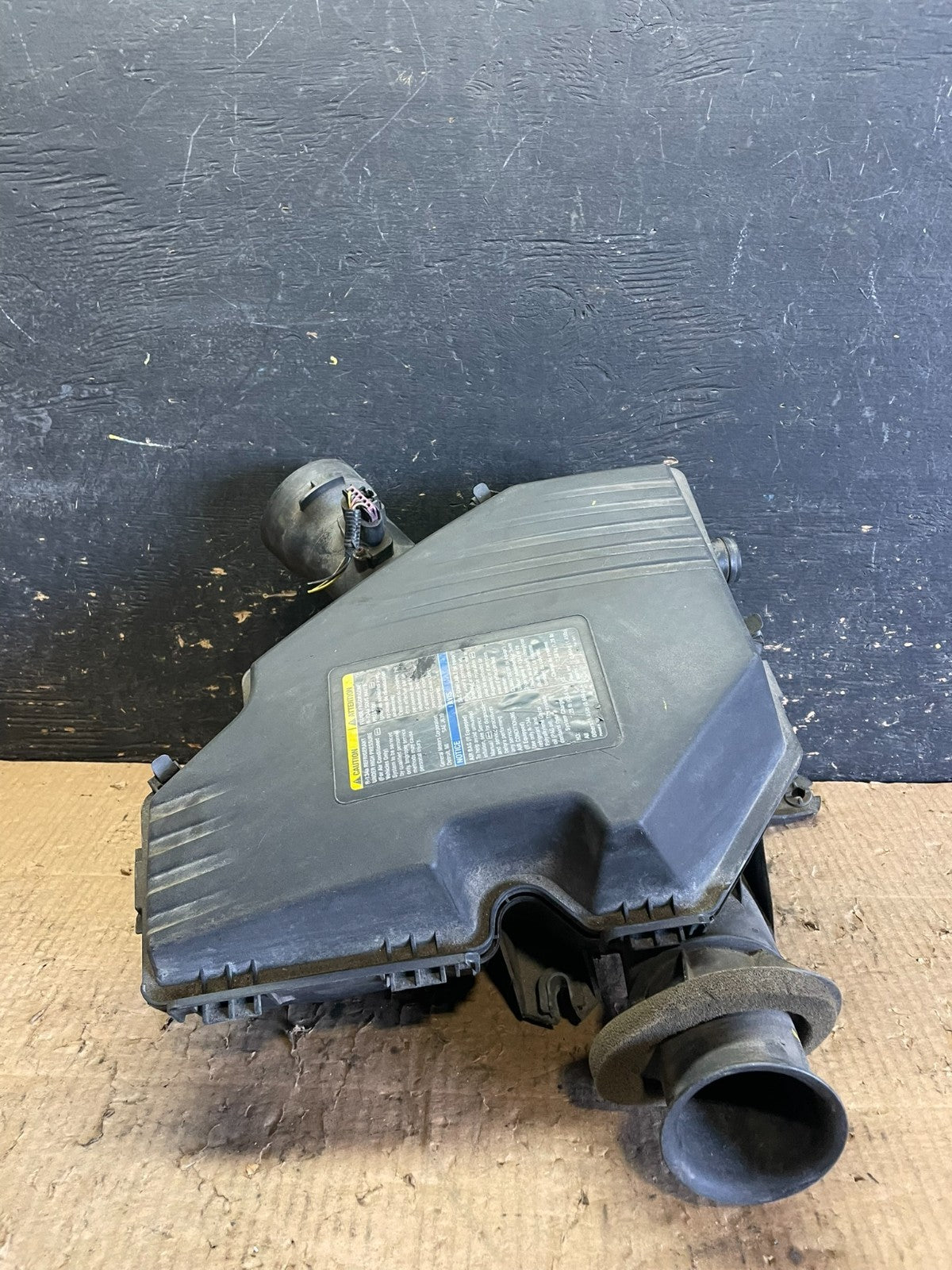 2007 Hummer H3 Air Intake Cleaner Filter Housing Box OEM Y6364 DG3