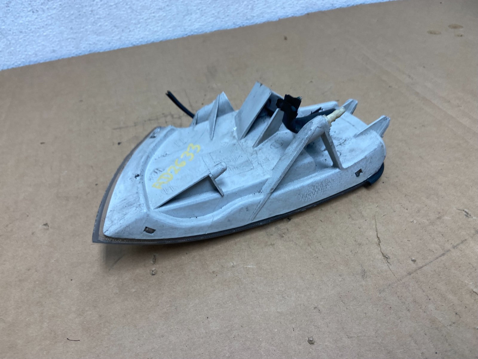 1995 to 1996 Toyota Camry Right Passenger RH Side Turn Signal AD2633 DW6