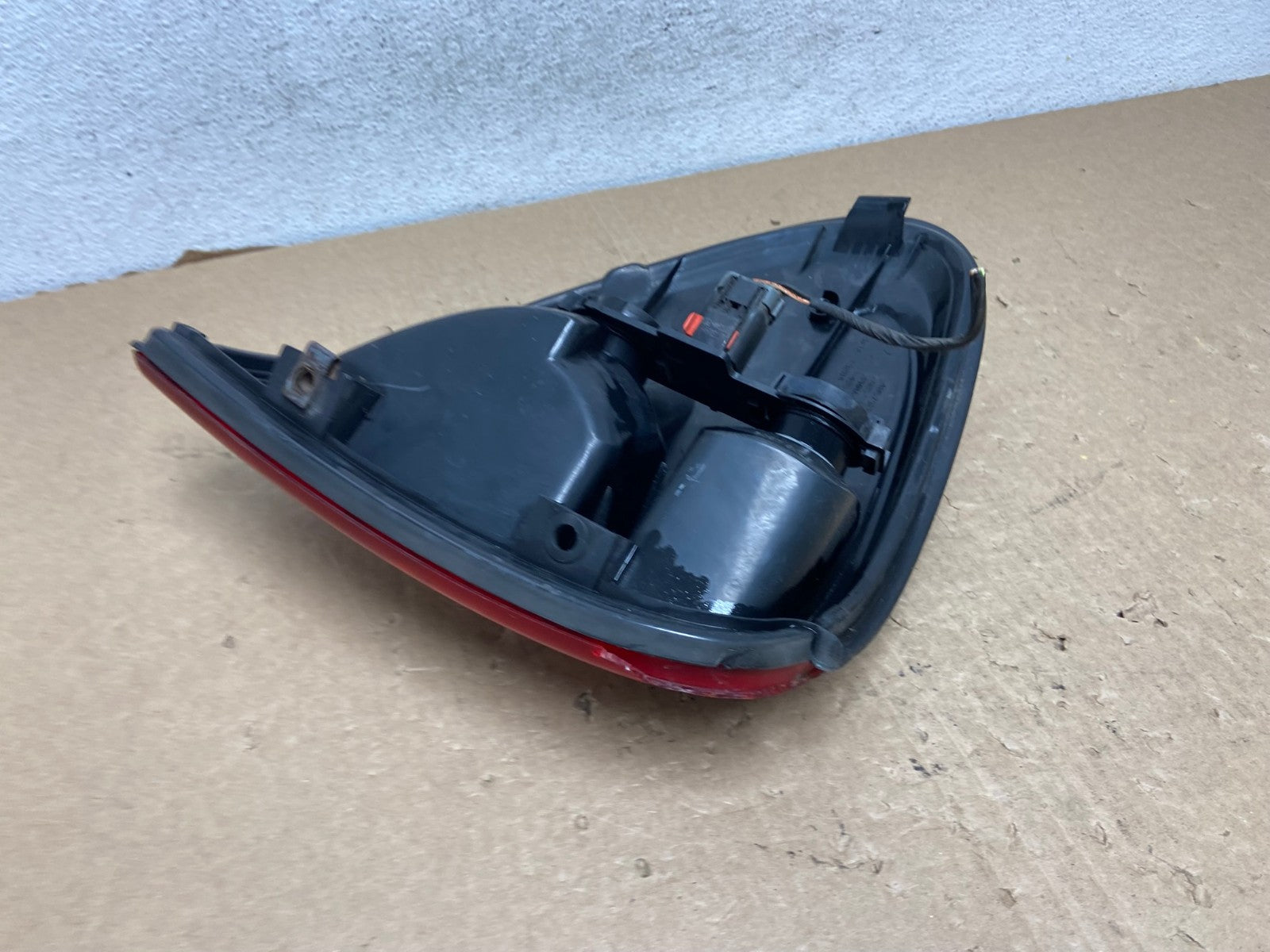 2004 - 2007 Dodge Grand Caravan Right Passenger Side Tail Light AF7937 LK5