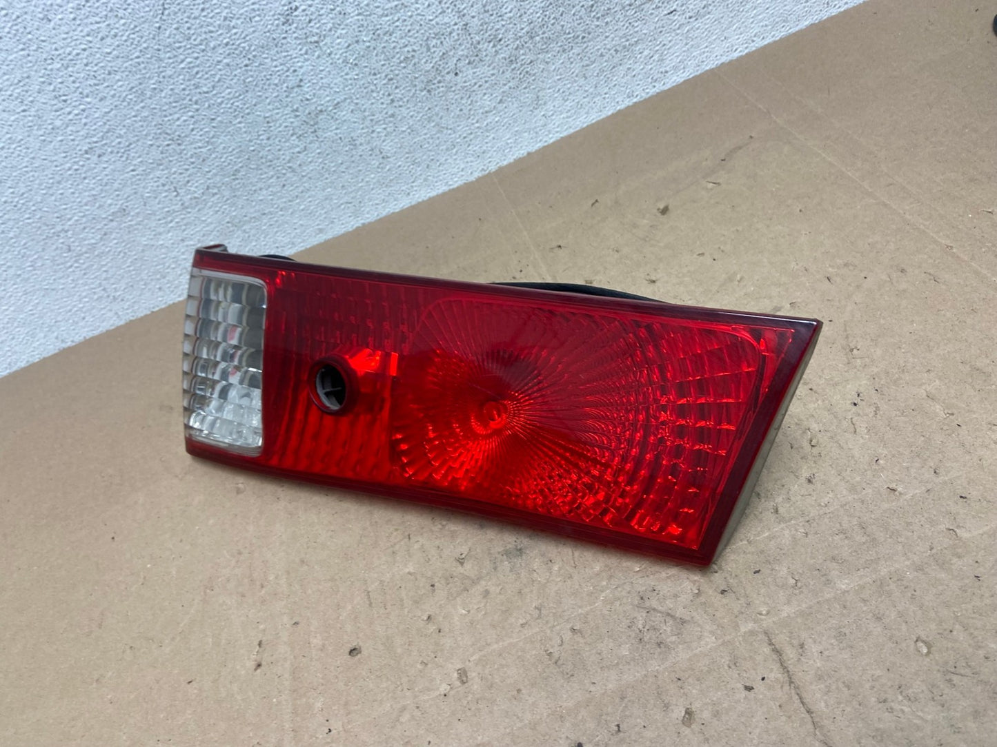 2000-2001 Toyota Camry Tail Light Right Passenger Rh Side Inner AE6079 LK1