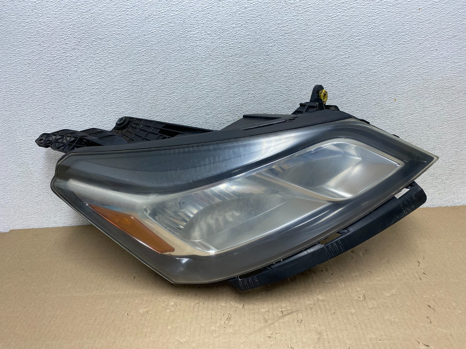 2013-2017 Chevrolet Traverse Right Passenger Side Halogen Headlight AG5889 DW0