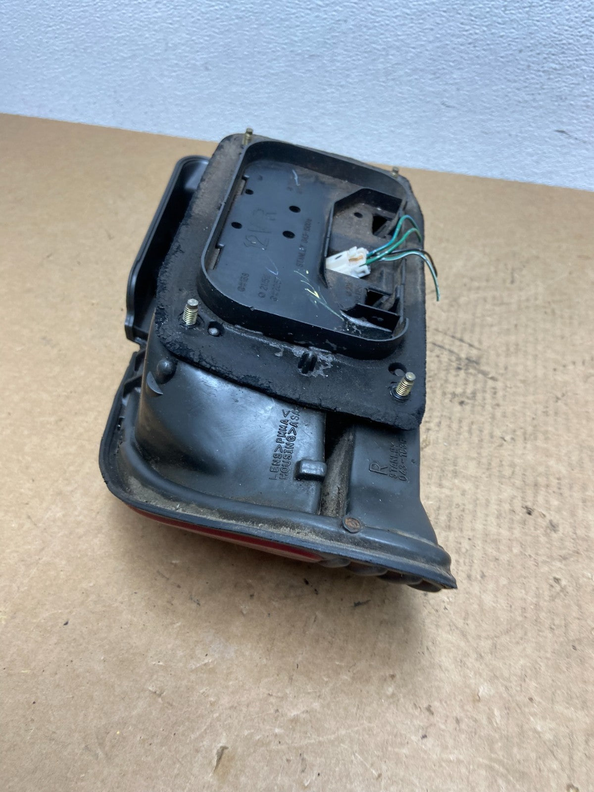 1994 to 1996 Mitsubishi Diamante Right Passenger Inner Tail Light AC2973 DG8