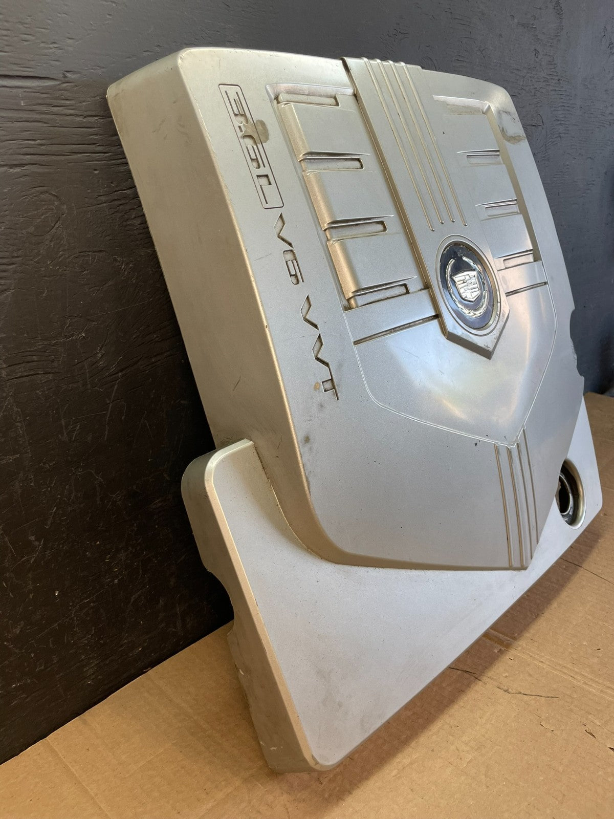 2004 to 2007  Cadillac CTS 3.6L Plastic Engine Cover Shield OEM AC2316 DG1