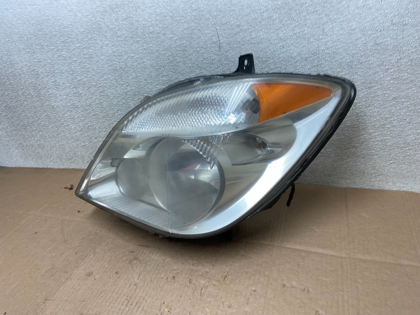 2007 to 2013 Mercedes Sprinter Headlight Left Driver Side Halogen Oem Y2702 DW1