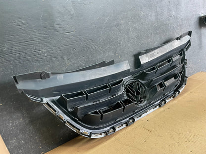 2009 to 2014 Volkswagen Routan Front Upper Grill Grille OEM z8242 DG7