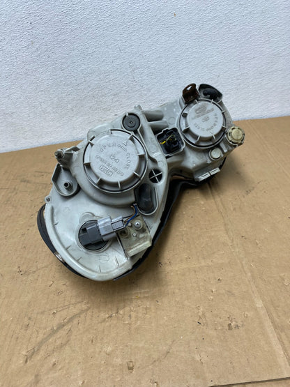 2002-2005 Hyundai Sonata Right Passenger Headlight Halogen AC8623 DW4