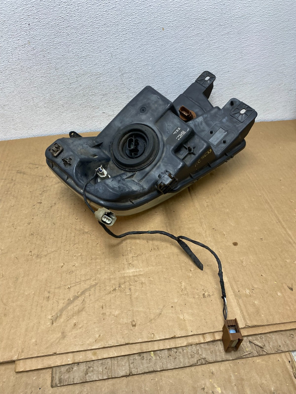 2004 to 2008 Ford F-150 F150 Right Passenger Rh Halogen Headlight AC8633 DW7