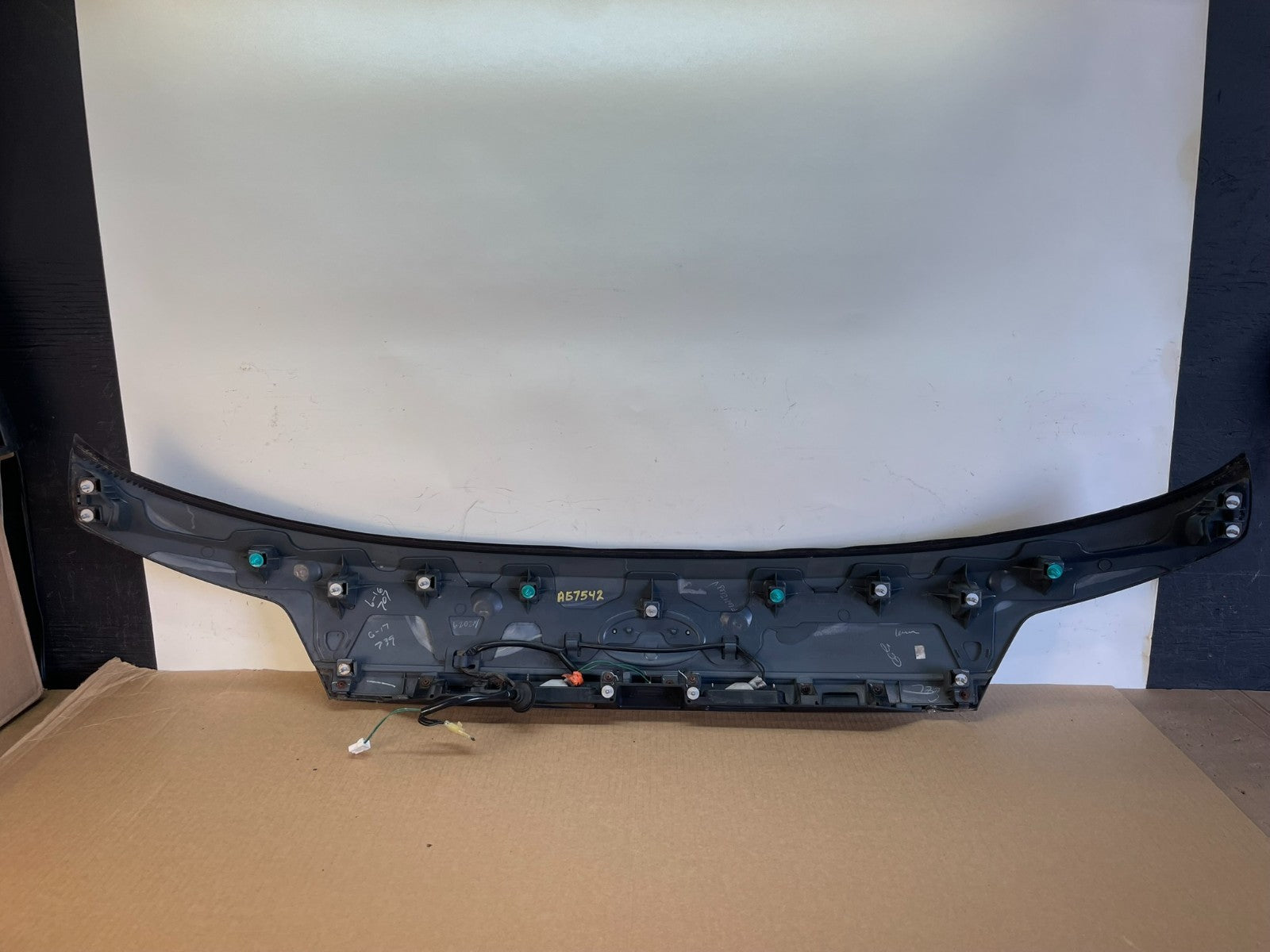 2010-2014 Subaru Outback Rear Liftgate Trunk Panel Trim Molding AG7542 DG5