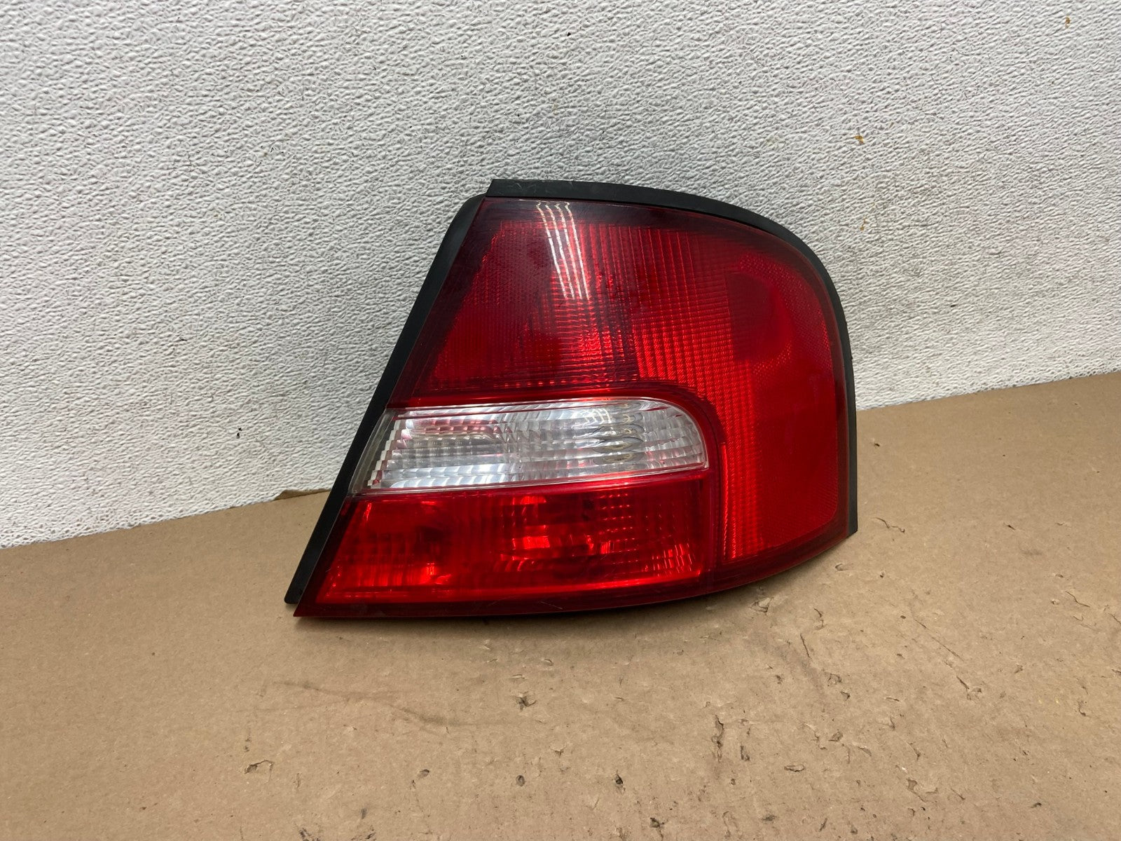 2000 to 2001 Nissan Altima Tail Light Right Passenger Rh Side AG4228 LK0