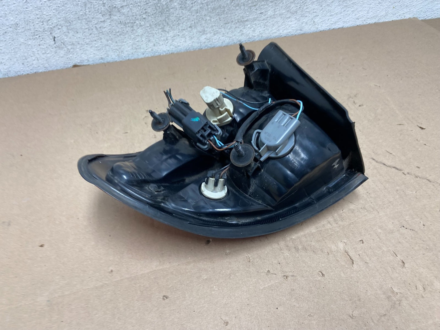 1999 to 2004 Oldsmobile Alero Left Driver LH Side Tail Light AG5781 DG5