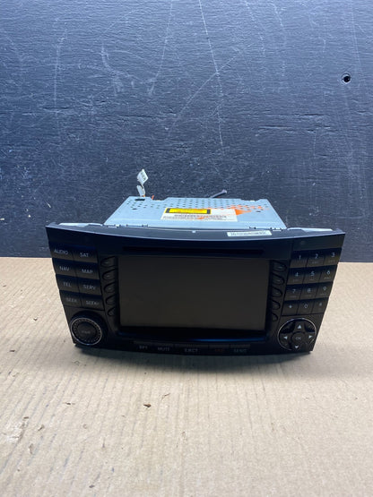 2003 2008 Mercedes E320 E350 Head Screen Display Radio CD Player Stereo AG39780