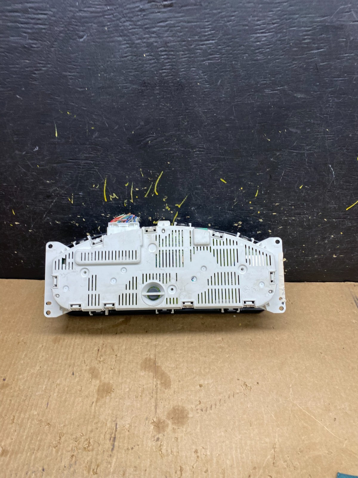 2005 Nissan Pathfinder Speedometer Cluster Gauge OEM  z4606 DG4