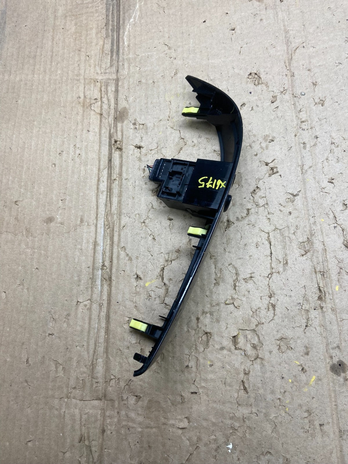 2004 to 2010 Toyota Sienna Switch Key Light Indicator Bezel Trim OEM X6175 DG3