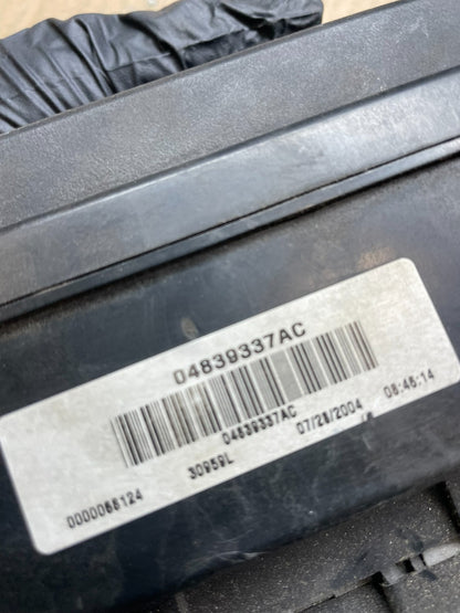 2005 Jeep Grand Cherokee Fuse Box BCM Body Control Module Oem r3905 DG8