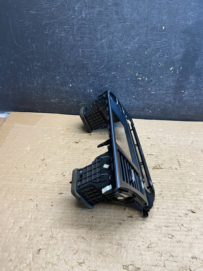 2017-2019 Hyundai Elantra Center Radio Climate Control Air Vent Bezel ag8678 DG1