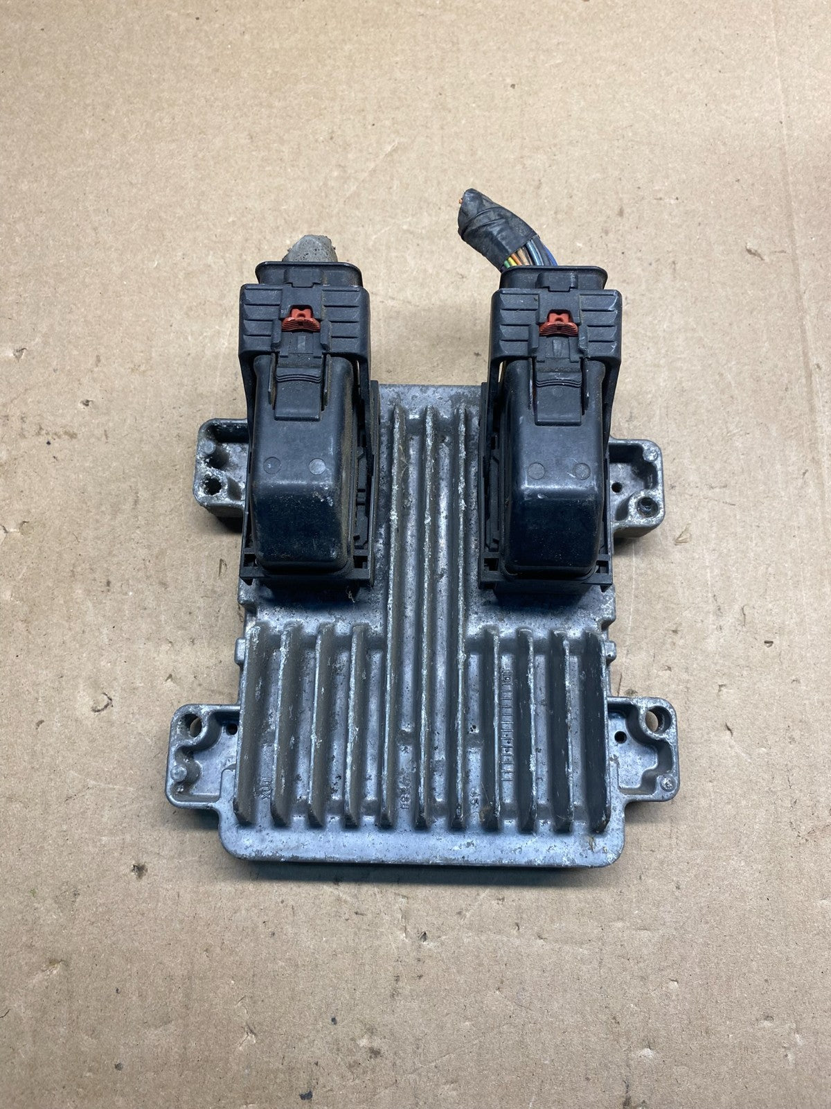 2010-2014 Chevrolet Yukon Tahoe Suburban Engine Control Module ECM ECU AE7422 DW0