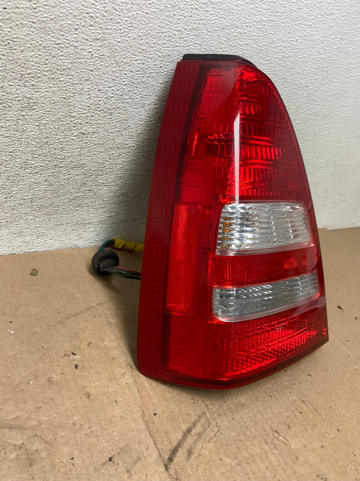 2003 2004 2005 Subaru Forester Left Driver Lh Side Tail Light AG4796 LK2