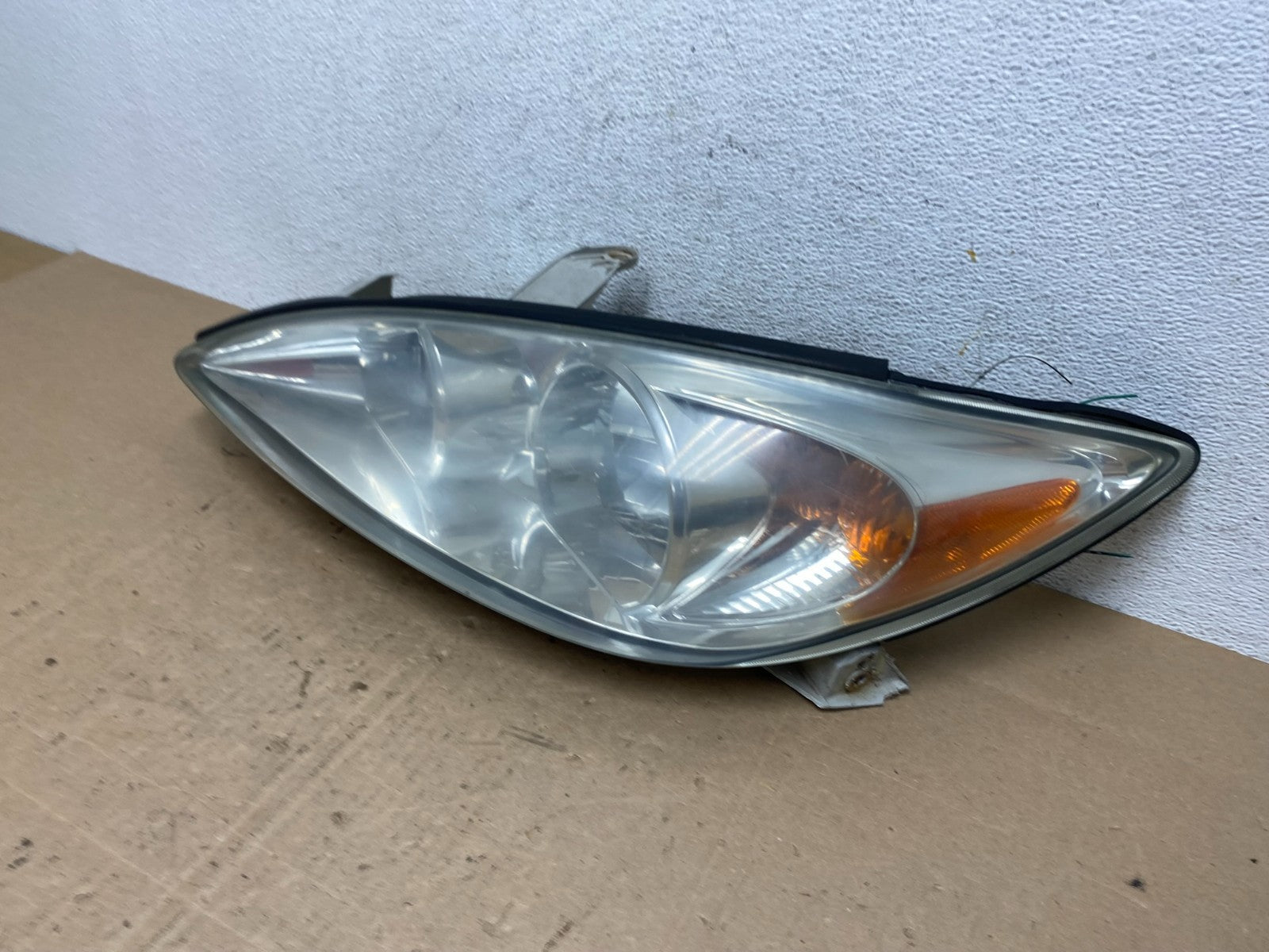 2002 2003 2004 Toyota Camry Left Driver Lh Side Halogen Headlight AE6088 DW1