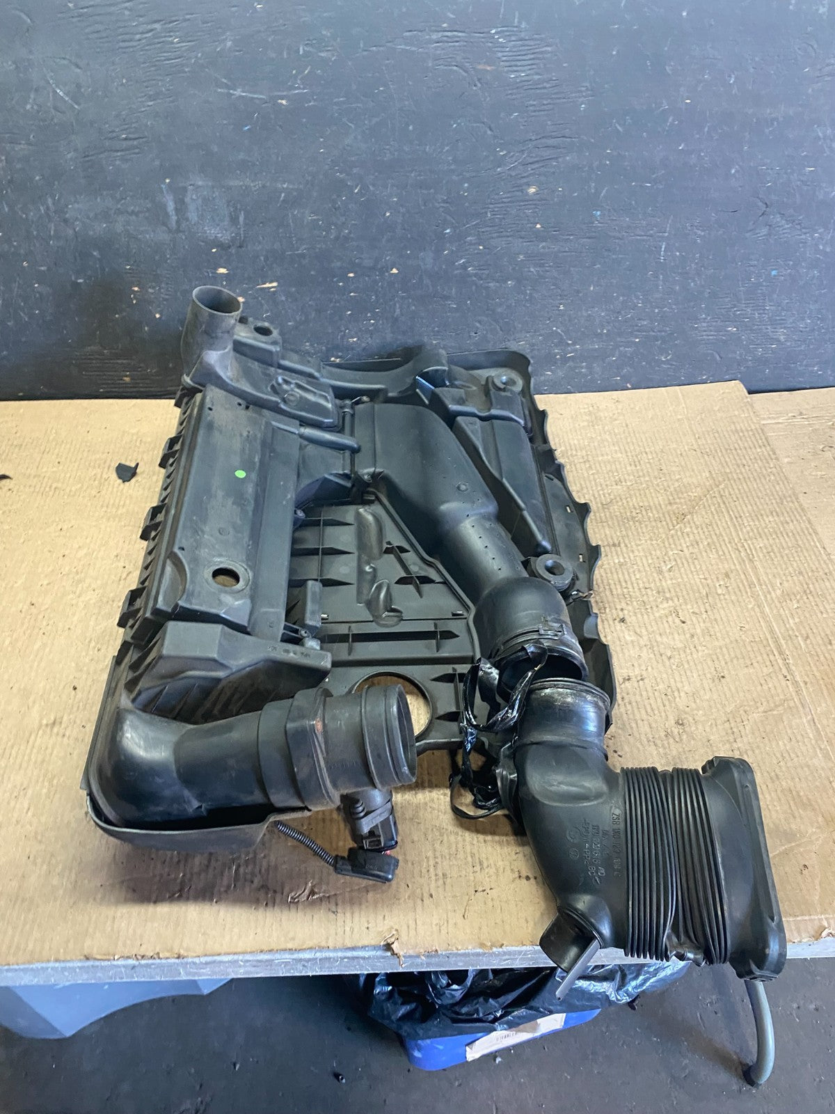 2005 to 2008 Volkswagen Jetta 2.5L Passat Jetta Engine Cover 07k129601 P6337 DG6