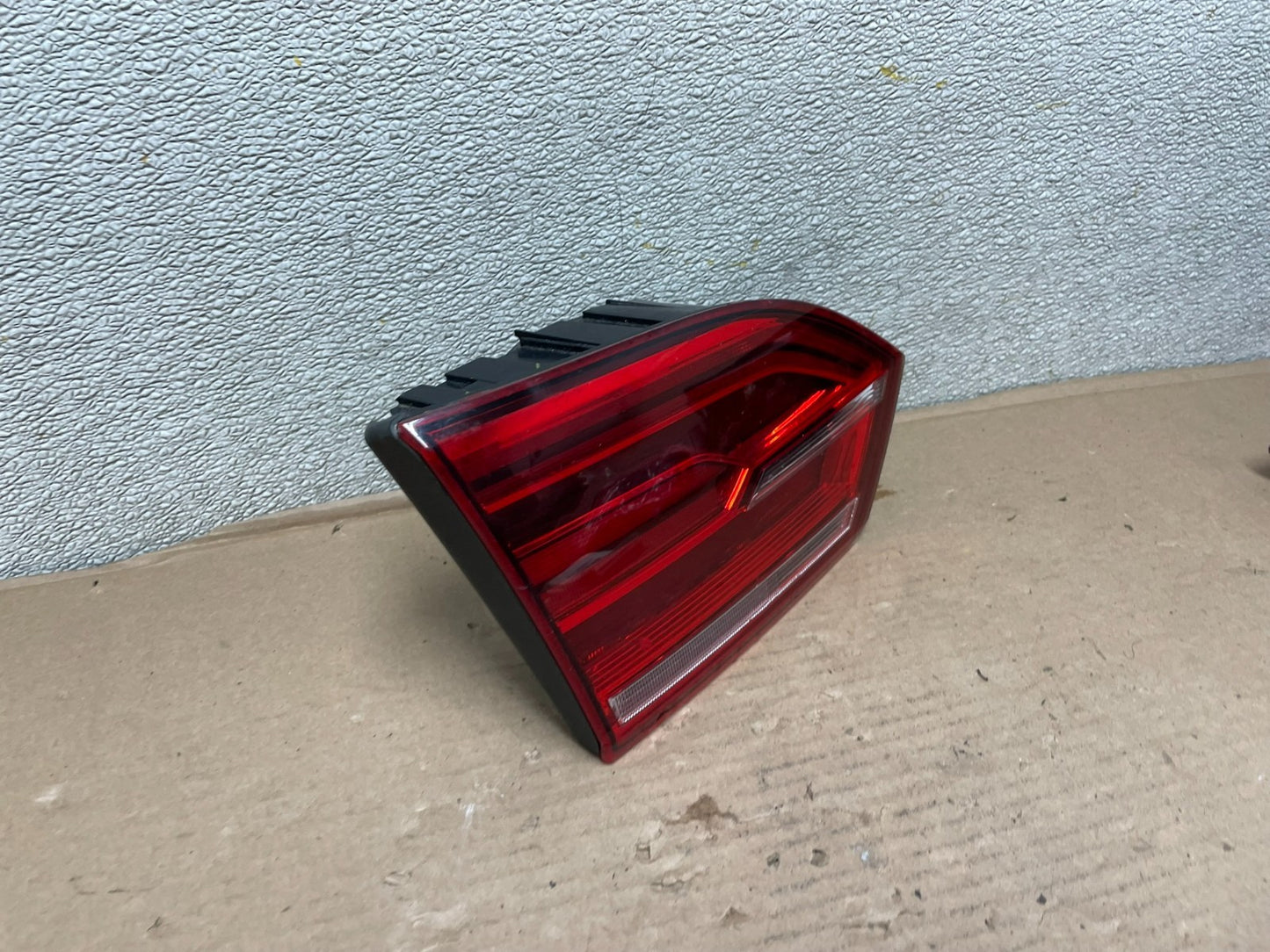 2015-2018 Volkswagen Jetta Hybrid Left Driver LH Inner Tail Light OEM AA9977 DW2