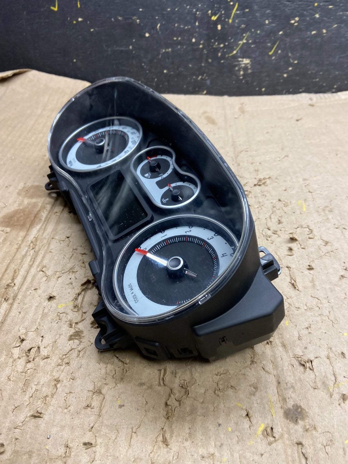 2014 - 2017 Fiat 500L Dash Instrument Cluster Speedometer X6359 DG3