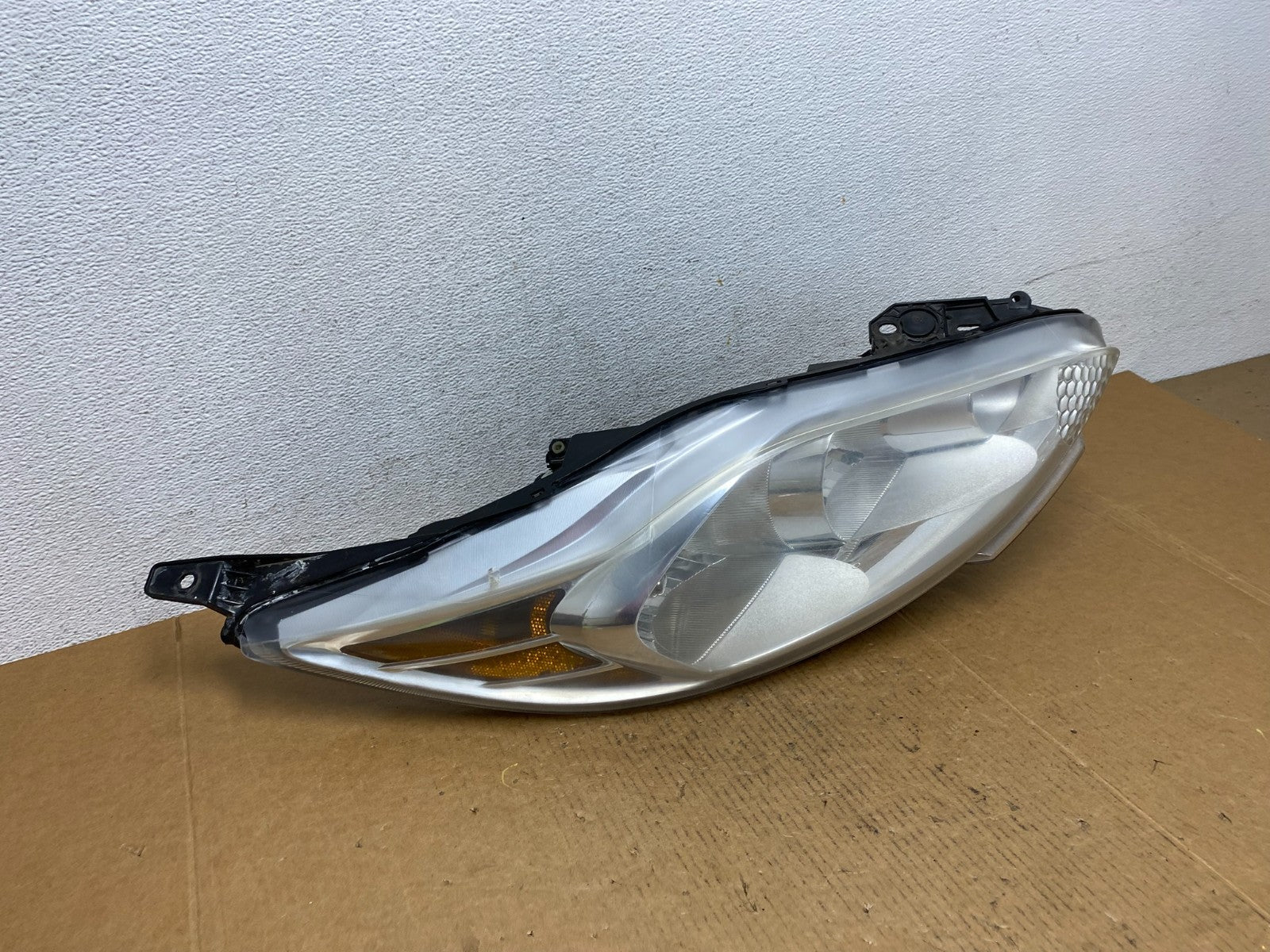 2011 2012 2013 Ford Fiesta Right Passenger RH Halogen Headlight AD9330 DW2