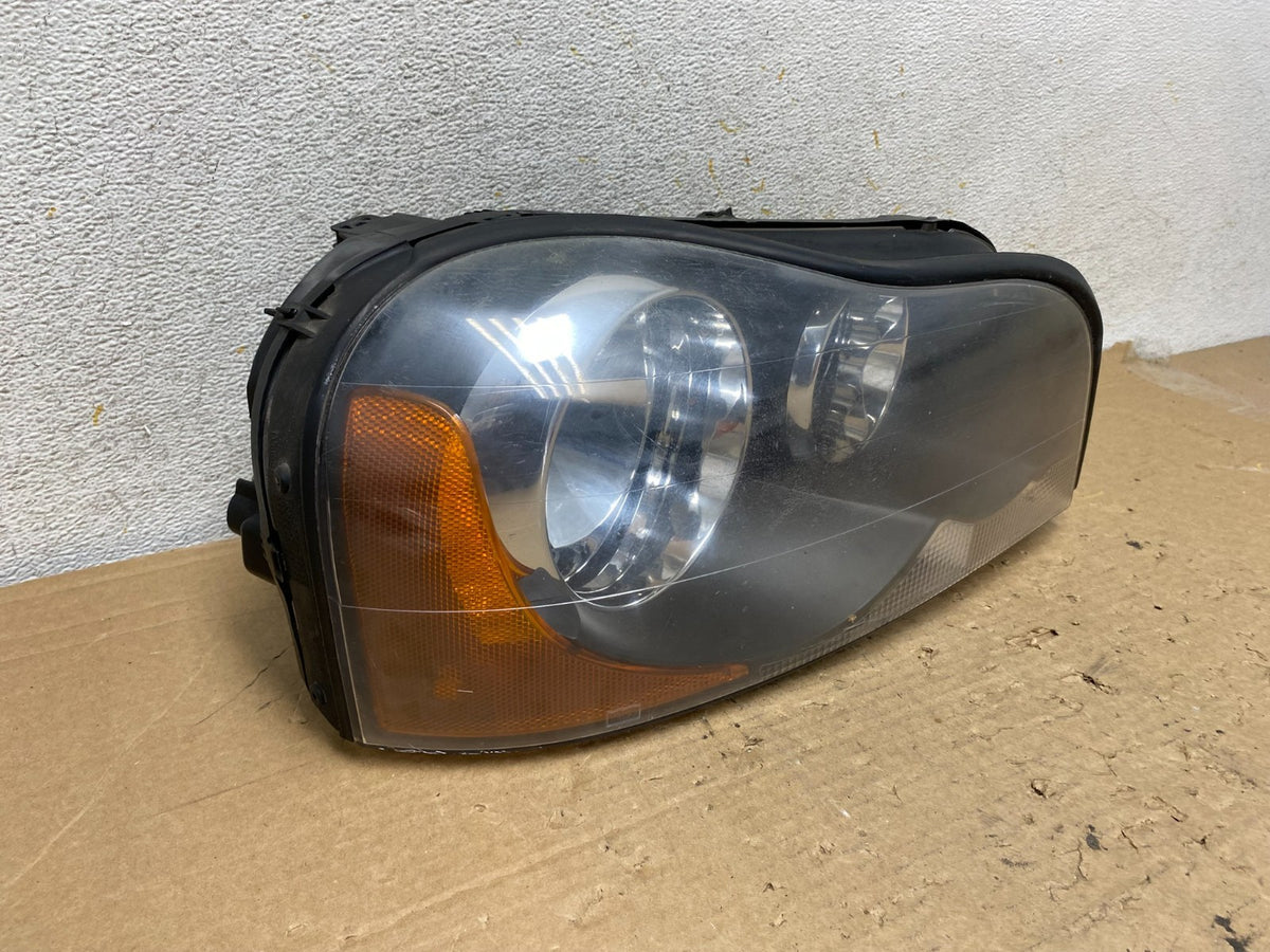 2003 to 2013 Volvo XC90 Right Passenger Rh Side Headlight Halogen AH9002 DW1
