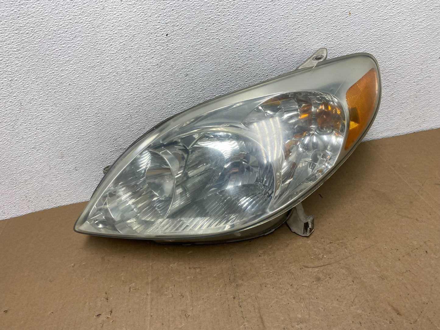 2003 to 2008 Toyota Matrix Left LH Side Halogen Headlight AC5770 DW0