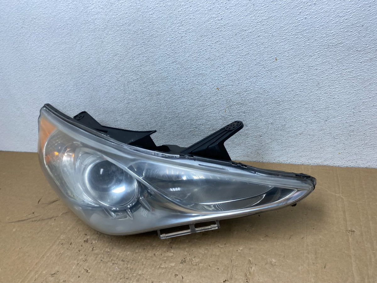 2011 - 2014 Hyundai Sonata Right Passenger Rh Side Headlight Halogen AG1148 DW1