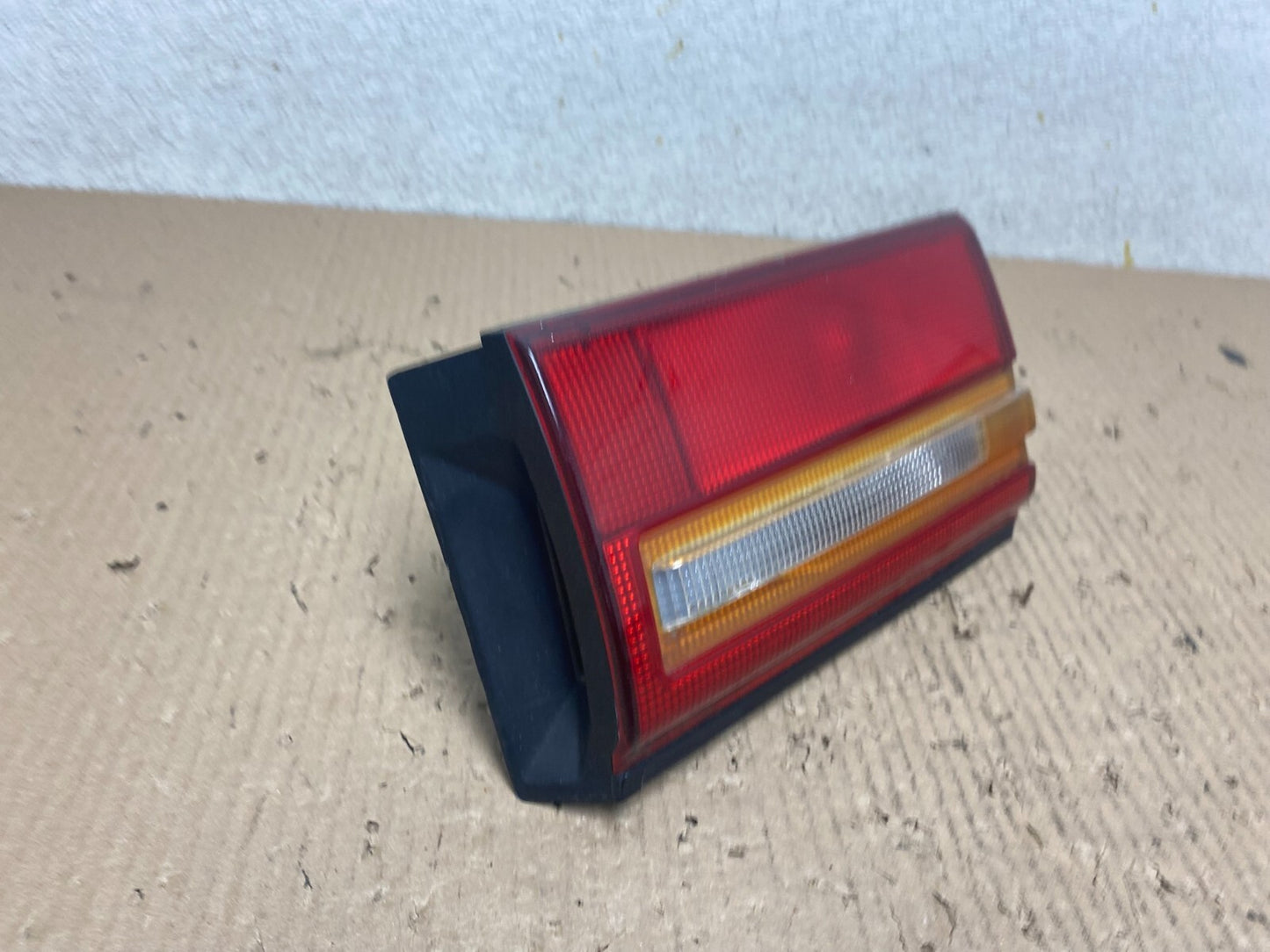 1990 - 1991 Toyota Camry Right Passenger Inner Tail Light Oem M9468 DW1