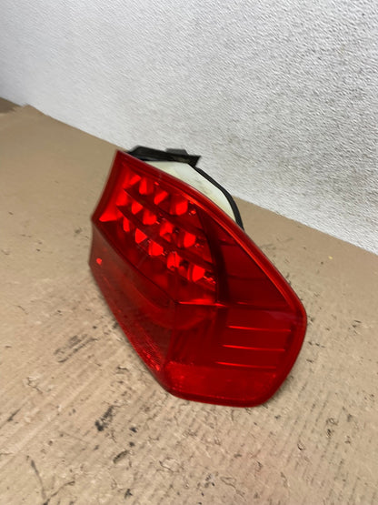 2009 2010 BMW 328i 3 Series Right Passenger RH Side Tail Light AF6994 LK1