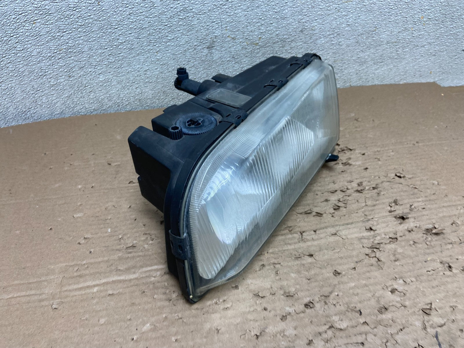 1994 to 1997 Volvo 850 Left Driver LH Side Halogen Headlight AB1690 DW2