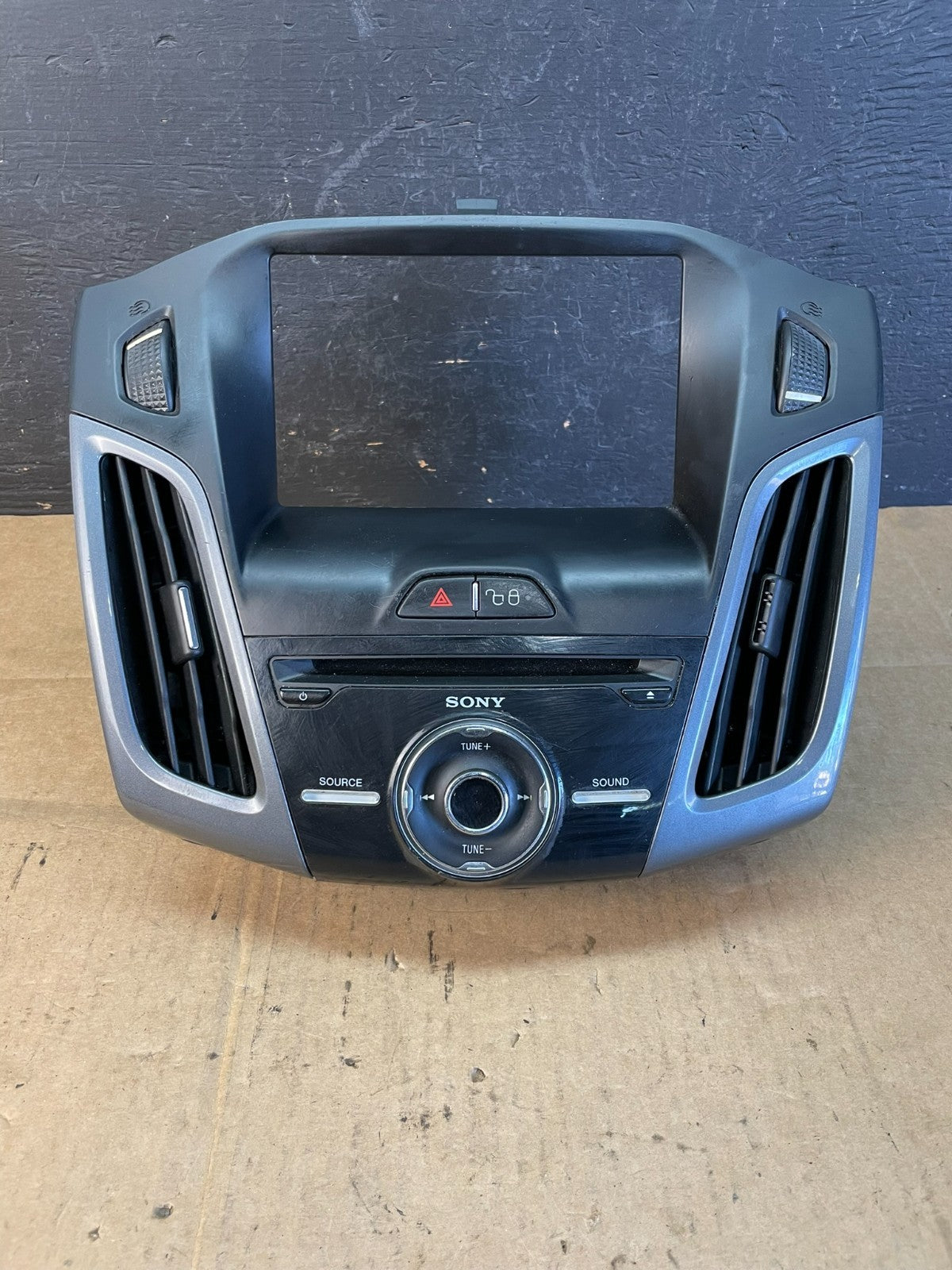 2012 to 2014 Ford Focus Radio Control Panel Trim w/ Bezel ac5199 DG0