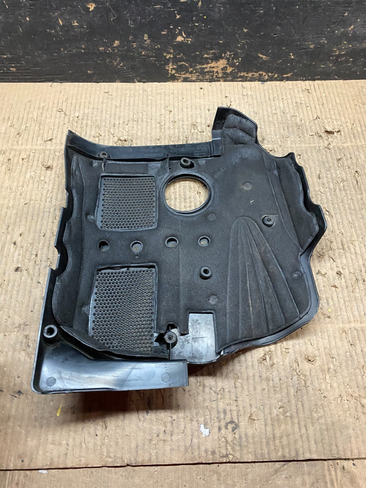 2004 to 2008 Audi  A4 1.8L Turbo Convertible Engine Cover Garnish T9913 DG6